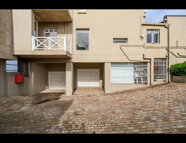 5 BEDROOM TOWNHOUSE FOR SALE IN SOUTH END